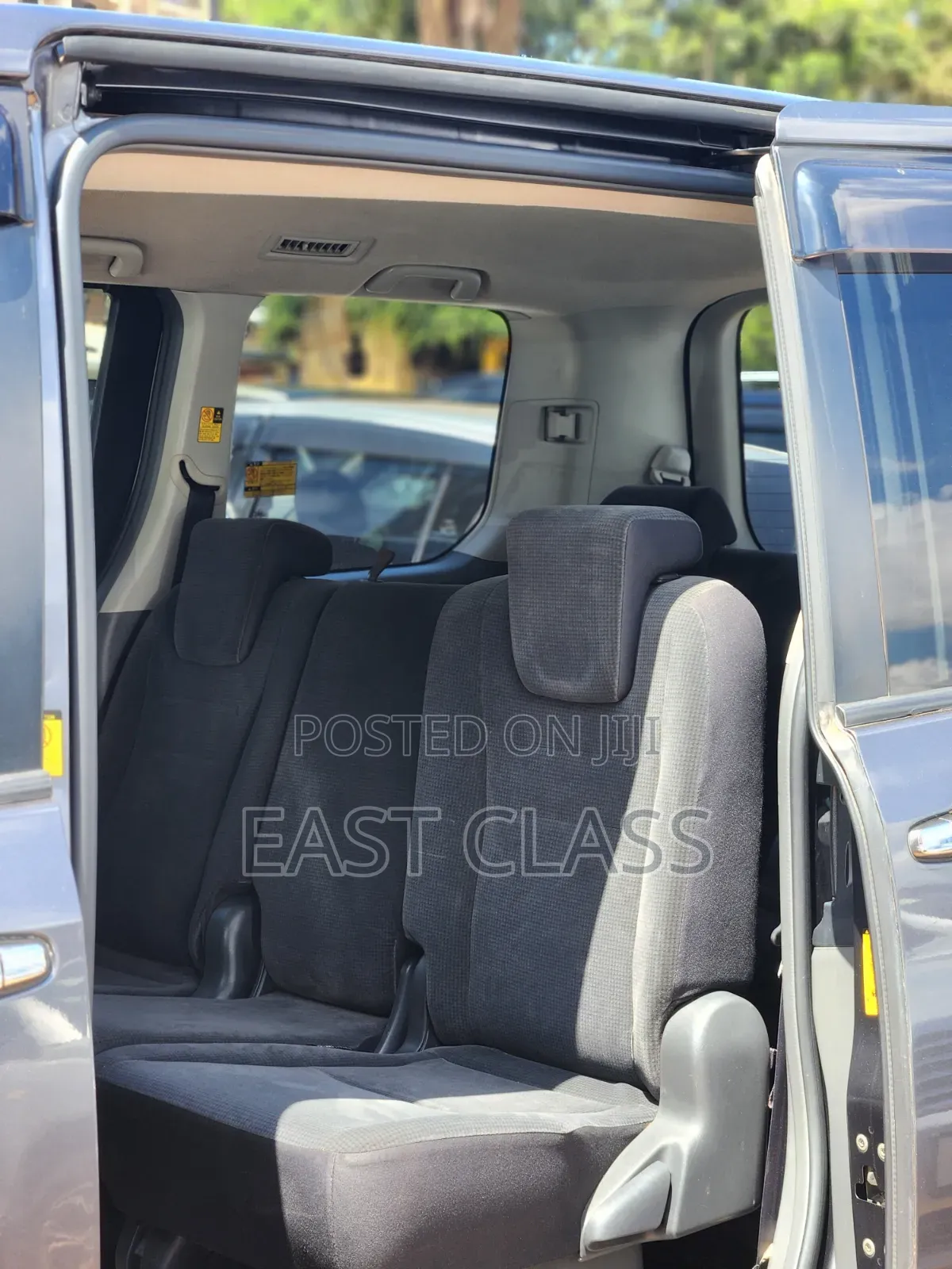 Toyota Noah 2010 Gray