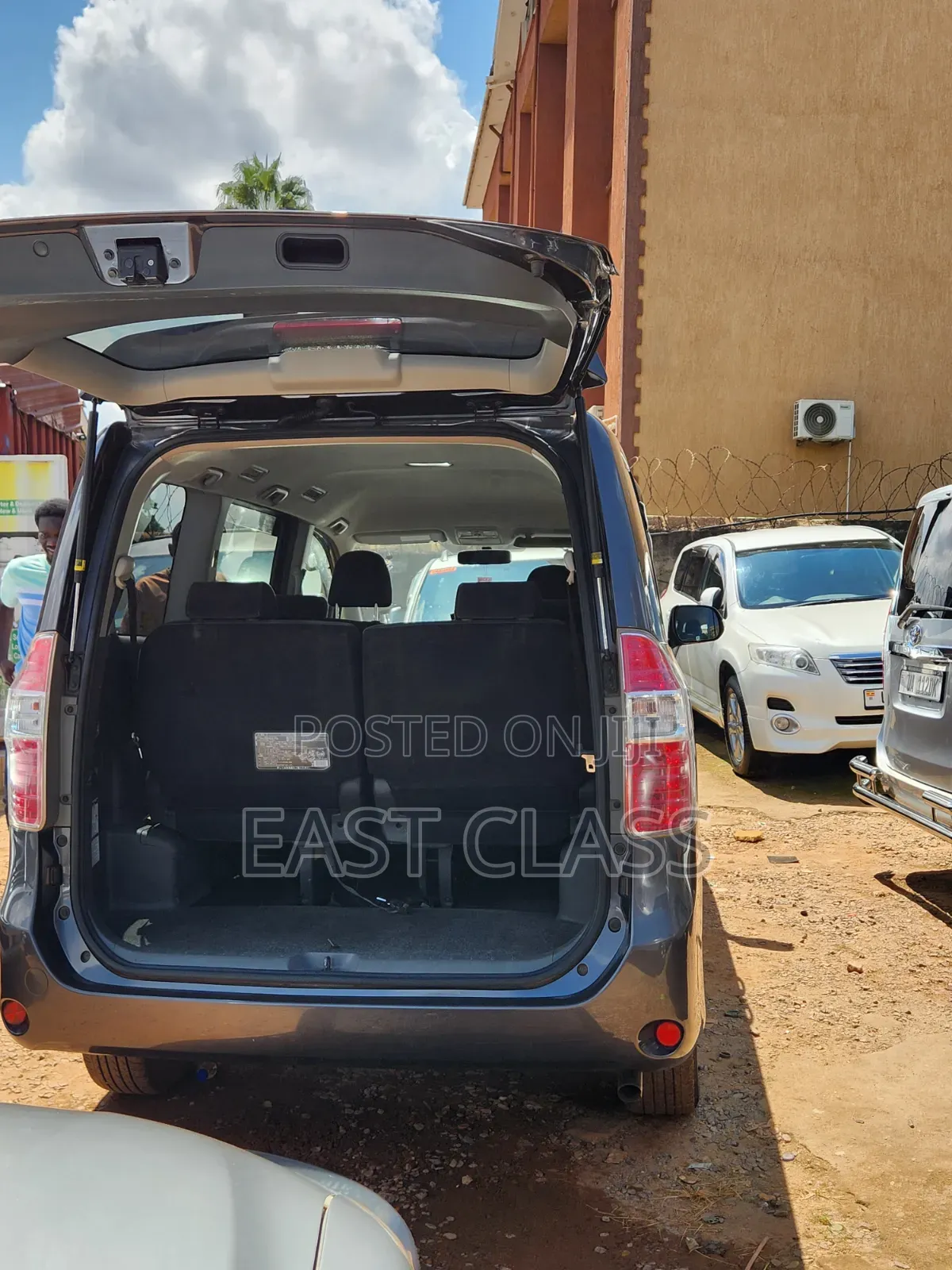 Toyota Noah 2010 Gray