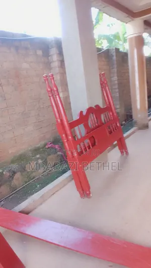 5by6 Wooden Bed Used Available for Sale