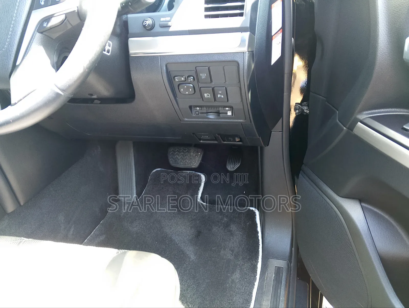 Toyota Land Cruiser 4.6 V8 ZX 2017 Black