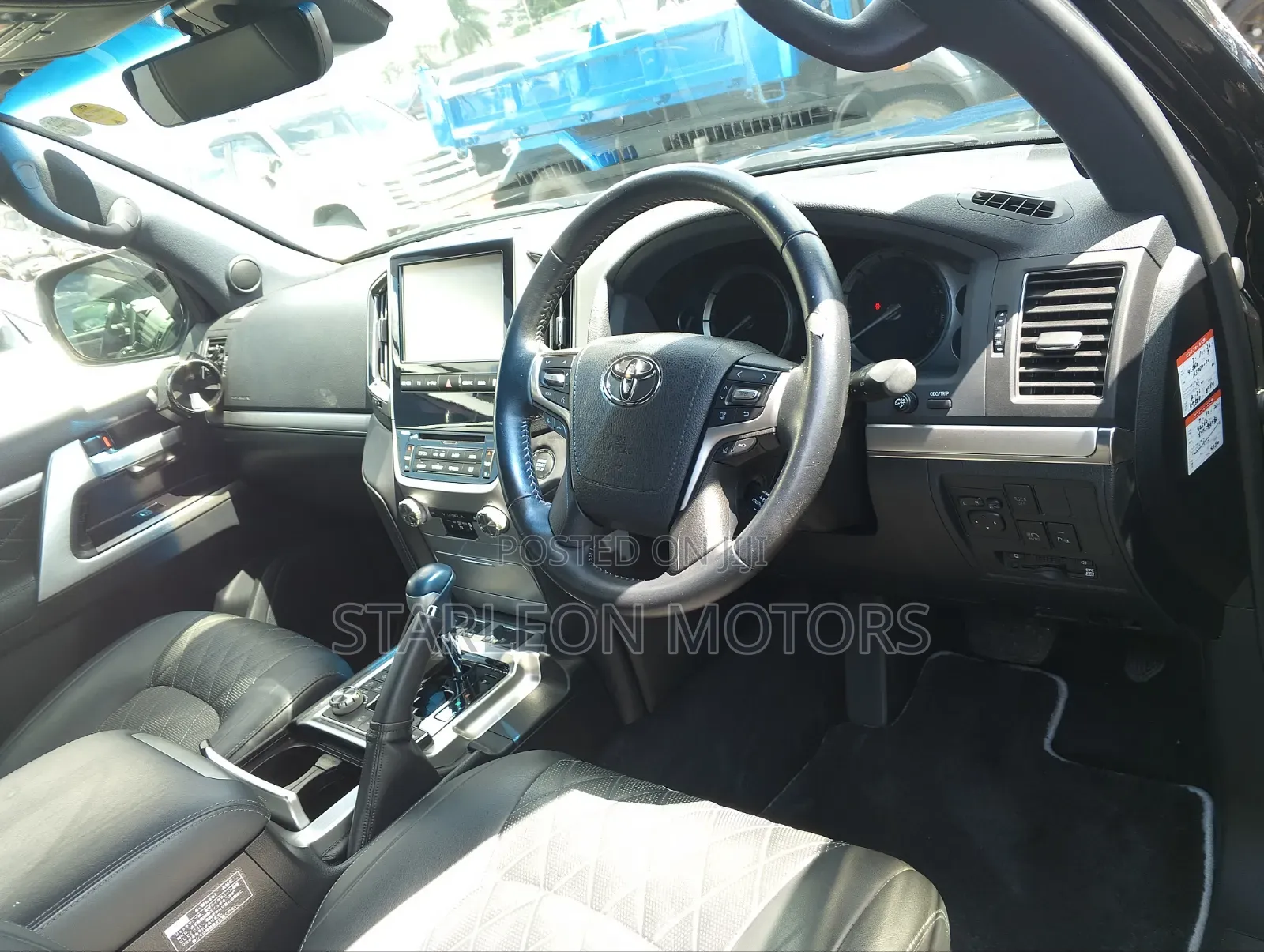 Toyota Land Cruiser 4.6 V8 ZX 2017 Black