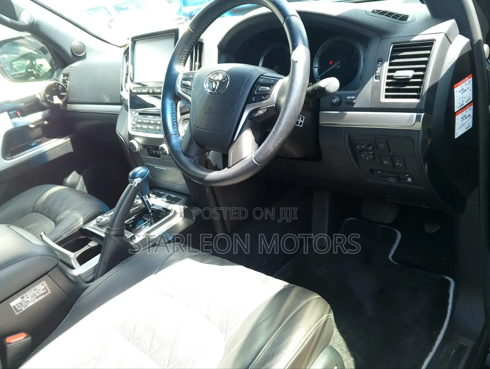 Toyota Land Cruiser 4.6 V8 ZX 2017 Black
