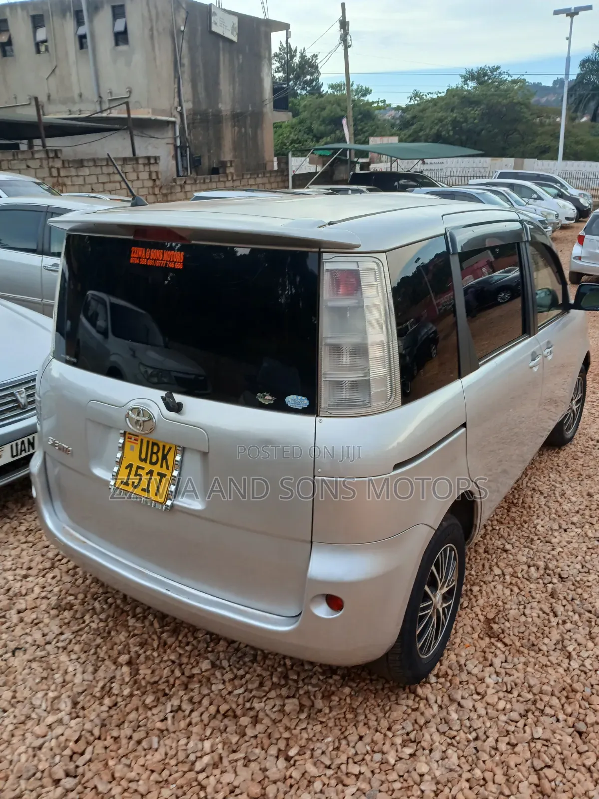 Toyota Sienta 1.5 AWD 2007 Silver