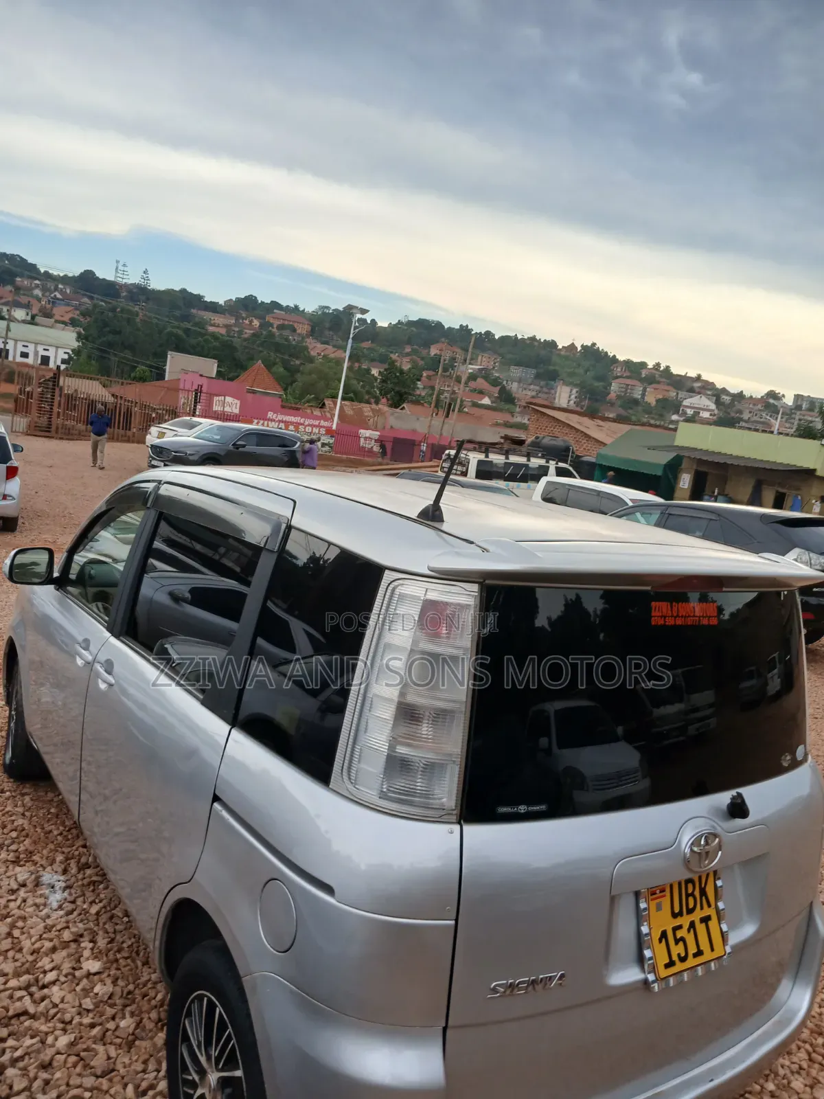 Toyota Sienta 1.5 AWD 2007 Silver