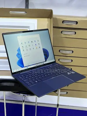 New Laptop HP Dragonfly G3 32GB Intel Core i7 SSD 512GB