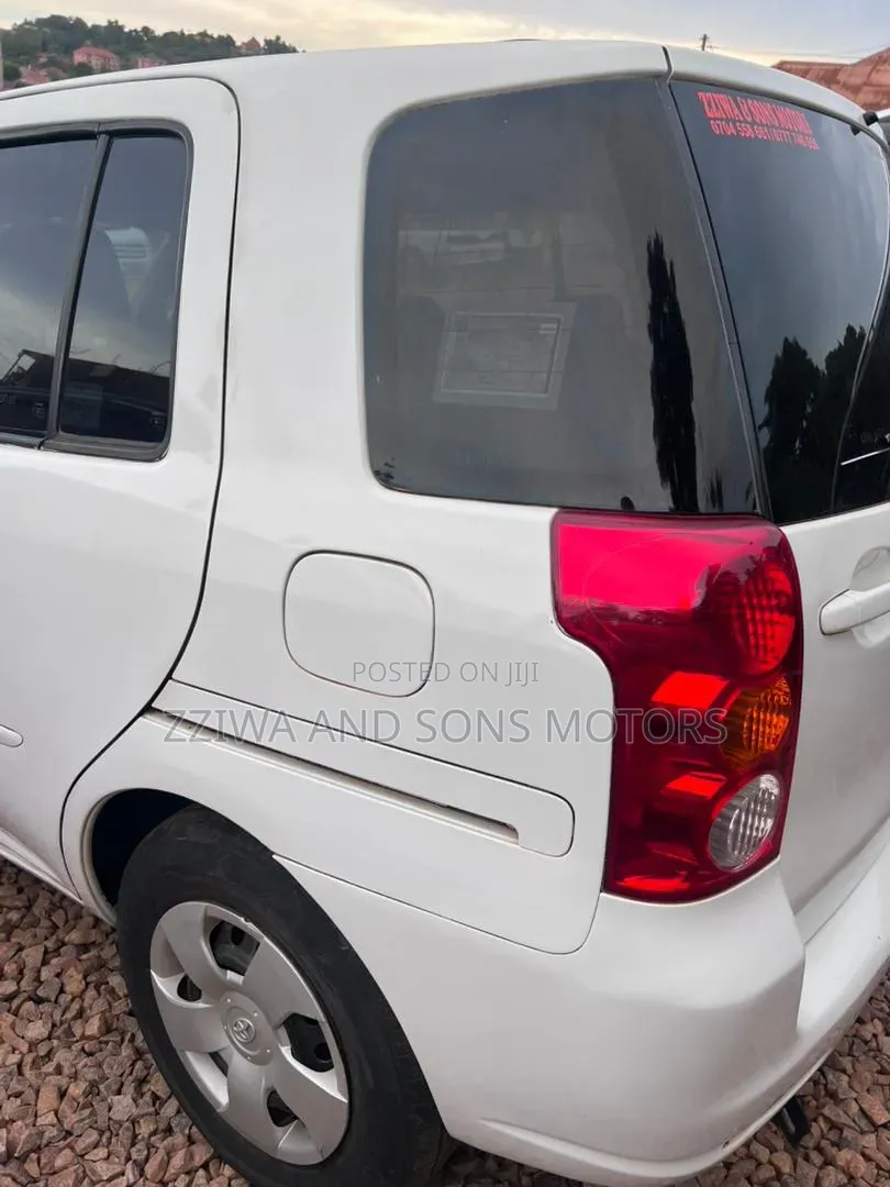 Toyota Raum 1.5 AWD 2002 White