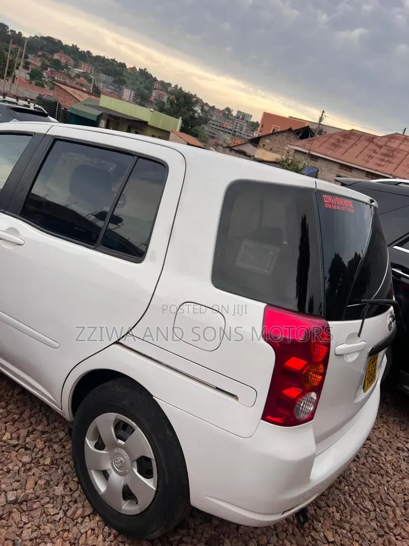 Toyota Raum 1.5 AWD 2002 White