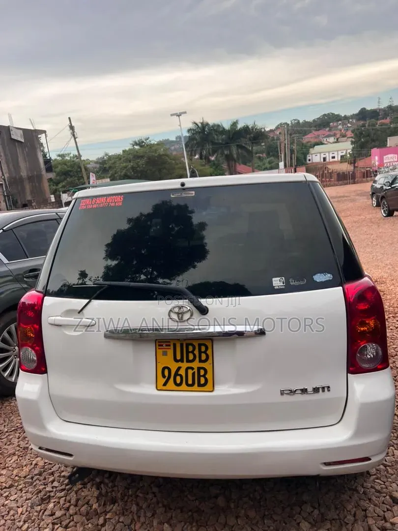 Toyota Raum 1.5 AWD 2002 White