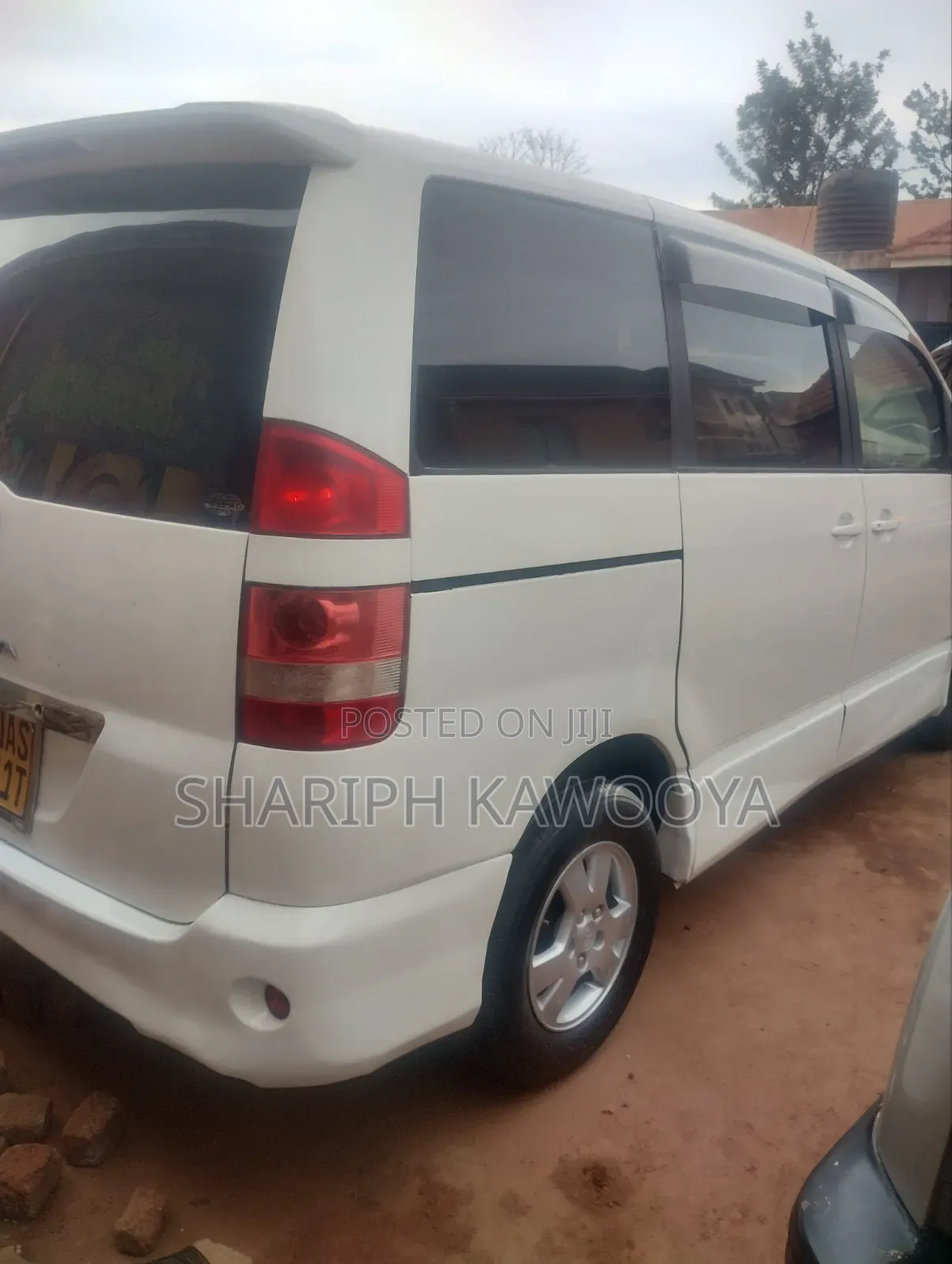 Toyota Noah 2004 Pearl