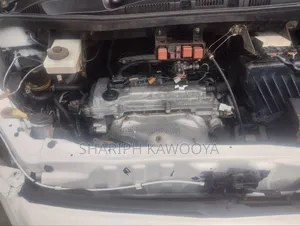 Toyota Noah 2004 Pearl