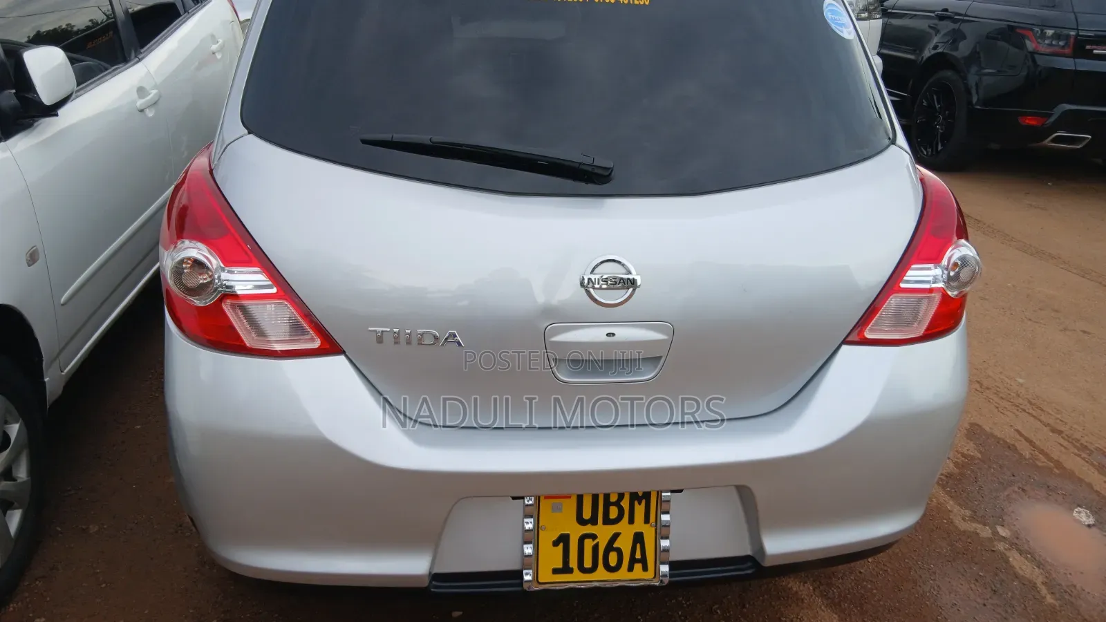 Nissan Tiida 2010 Silver