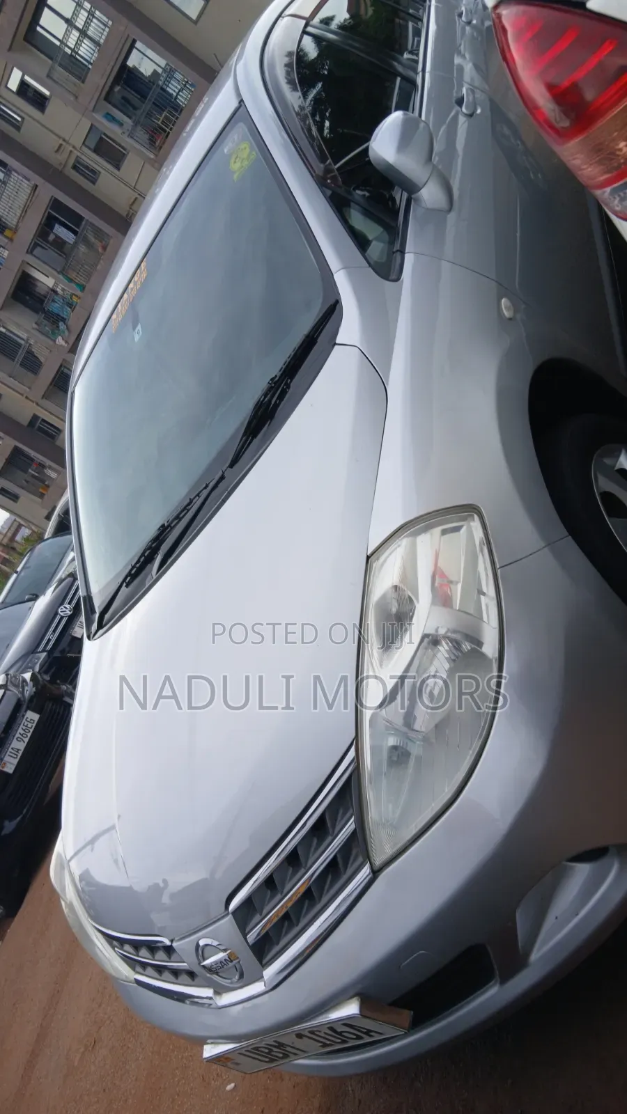 Nissan Tiida 2010 Silver