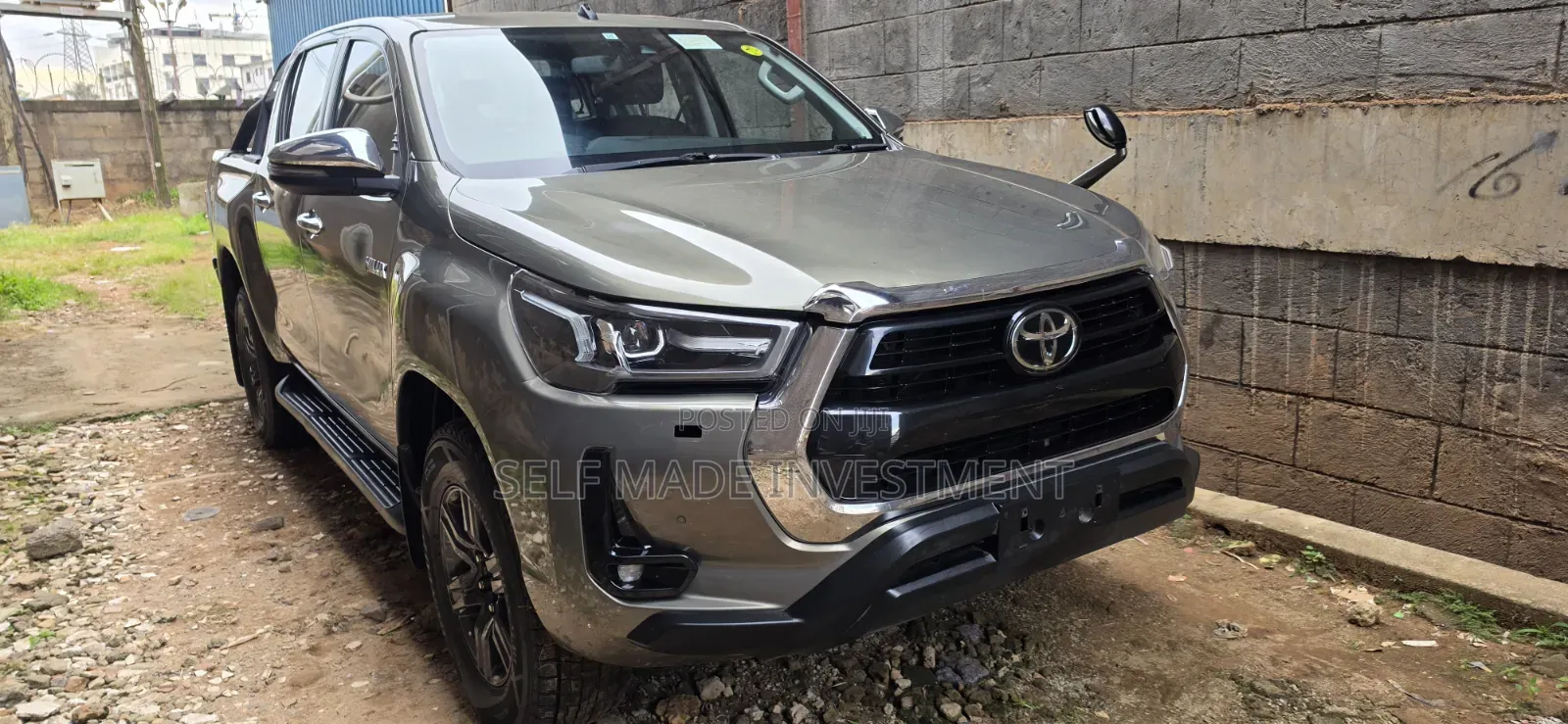 Toyota Hilux 2021 Brown