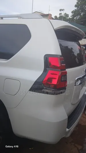 Toyota Land Cruiser Prado 2009 White