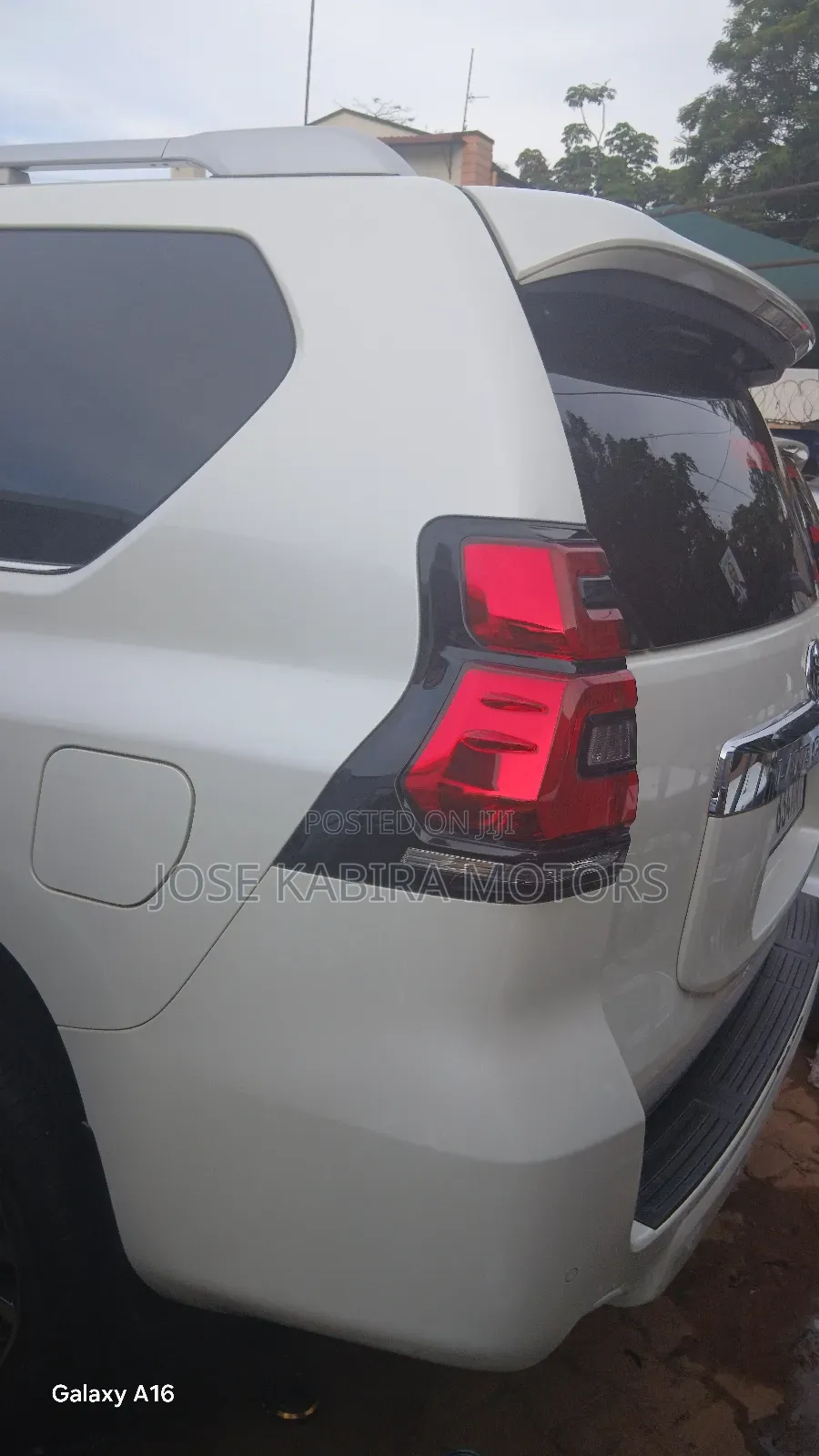 Toyota Land Cruiser Prado 2009 White