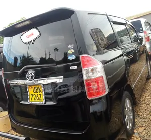 Toyota Noah 2010 Black