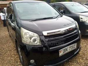 Toyota Noah 2010 Black