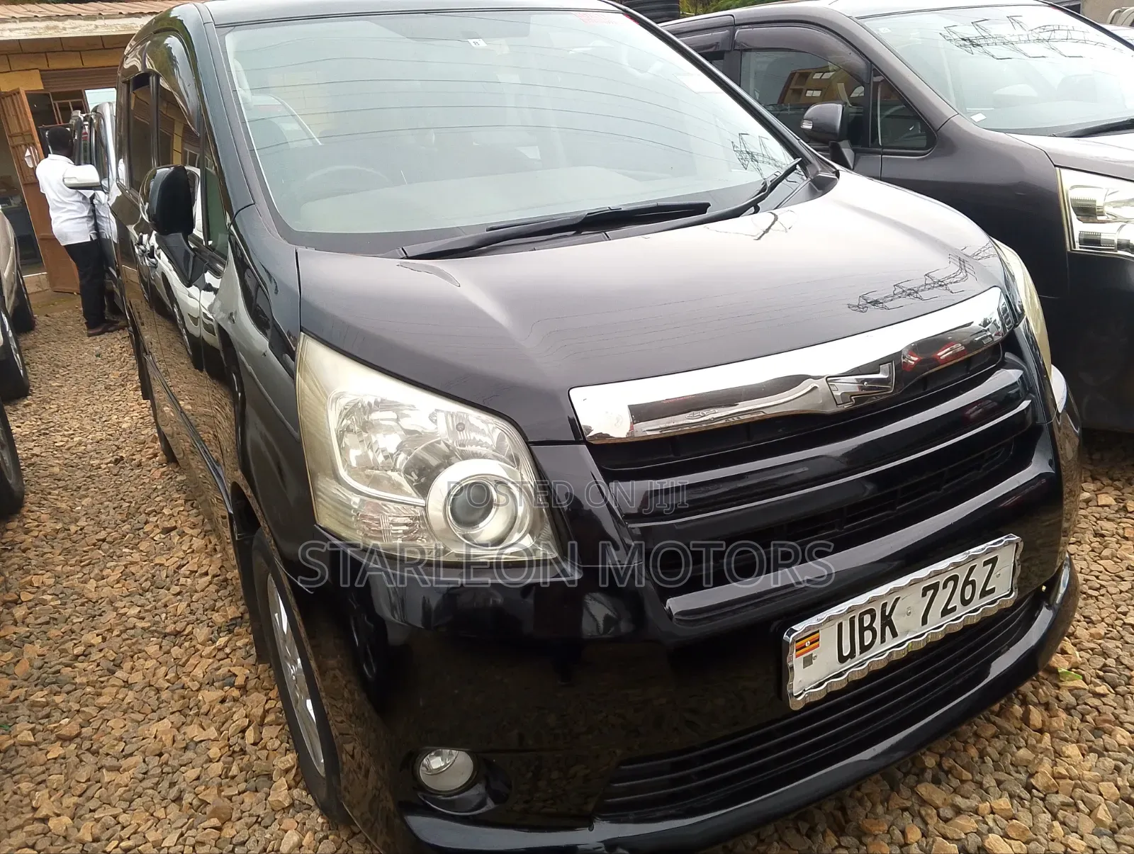 Toyota Noah 2010 Black