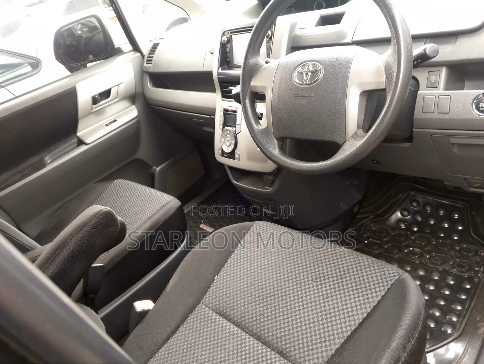 Toyota Noah 2010 Black