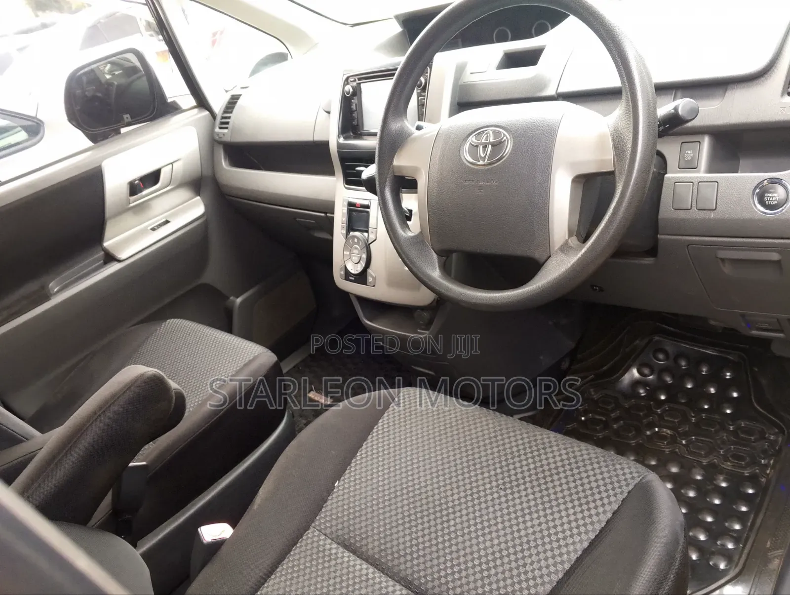 Toyota Noah 2010 Black