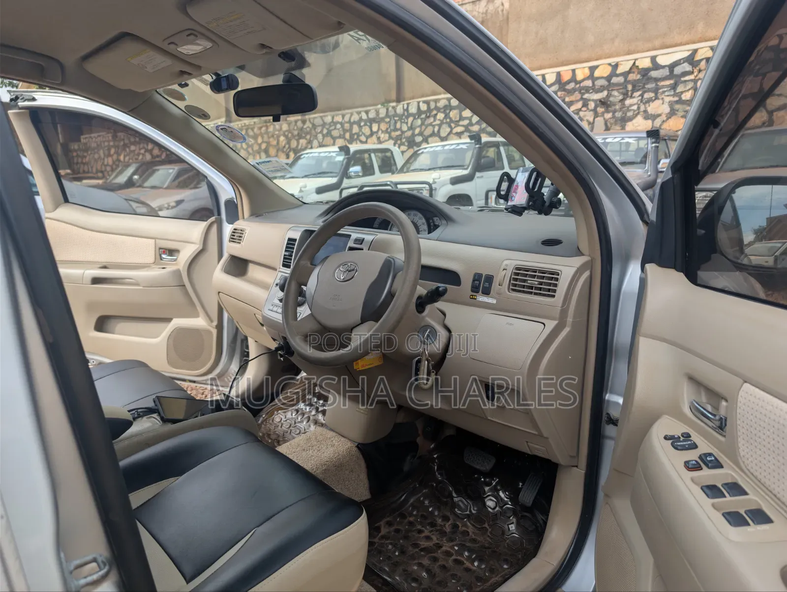 Toyota Raum 2009 Silver