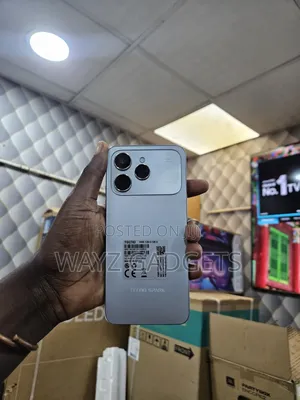 Tecno Spark 40 128 GB Silver