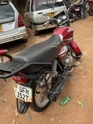 TVS HLX 125 2022 Red