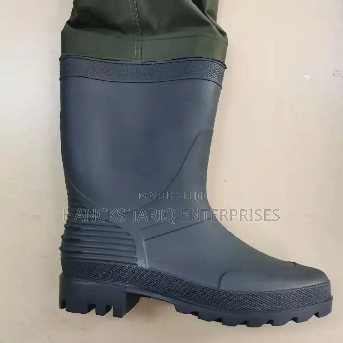 Professional Waterproof – Heavy-duty Chest With Integrated Boots