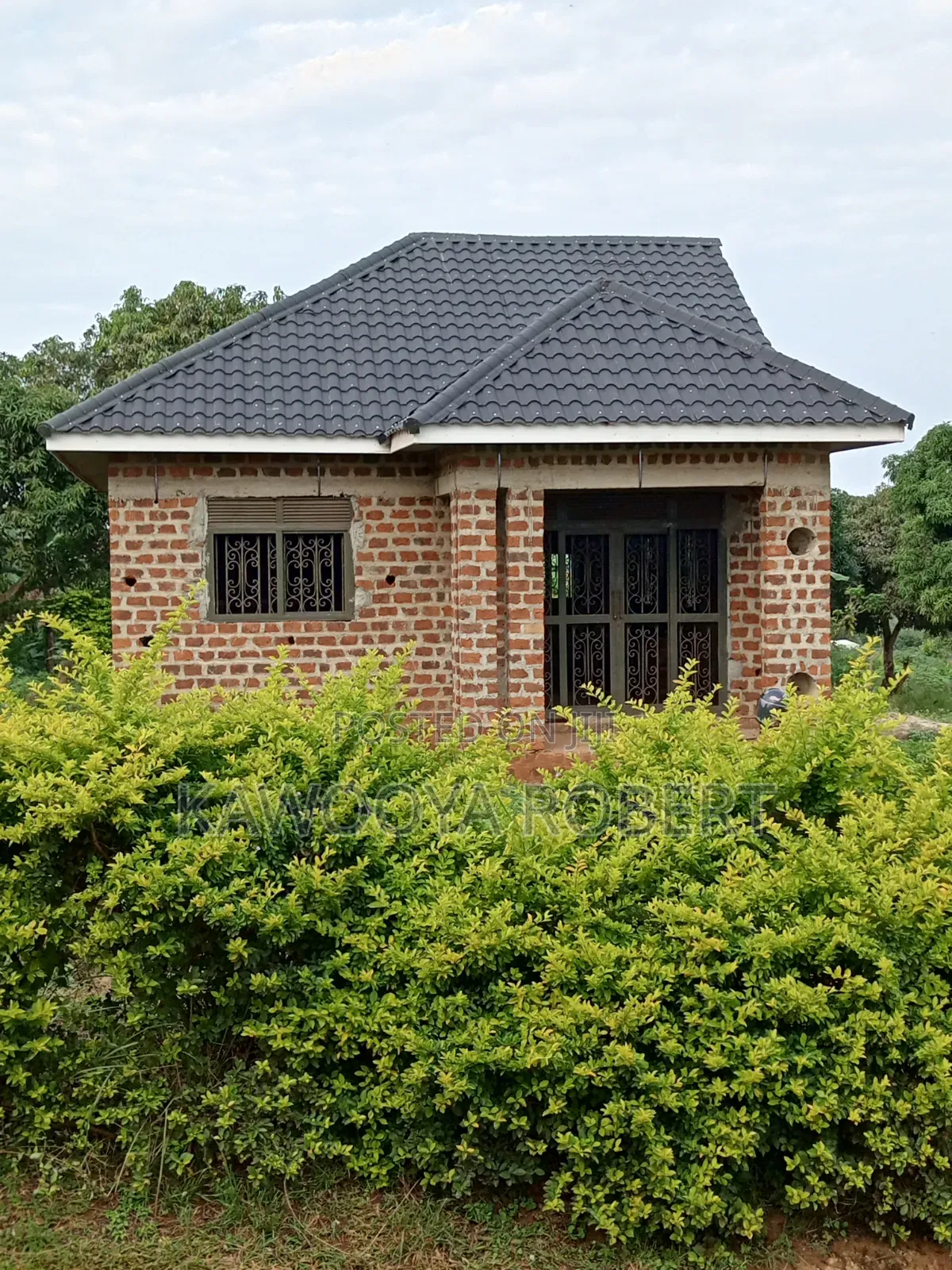 2bdrm House in Koba Road, Makindye for sale