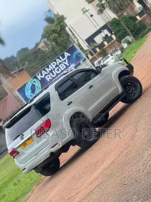 Toyota Fortuner 3.0 D RWD 2014 Gray