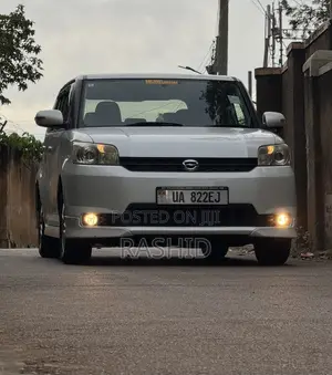 Toyota Corolla Rumion Hatchback 1.8 FWD 2012 White