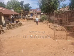 27 Decimals Private-Mailo Land at Nakulabye - 900m (Negotiable)