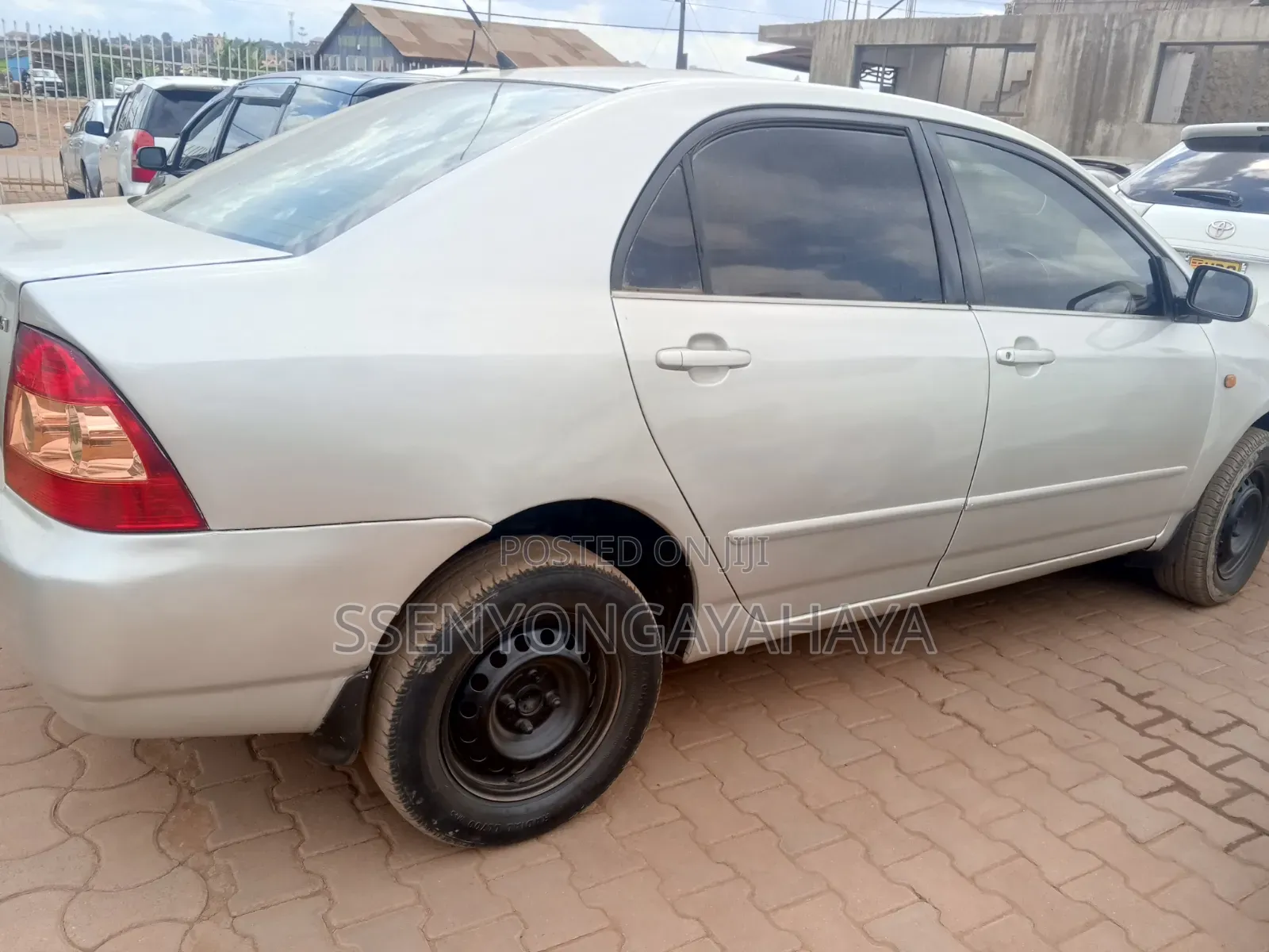 Toyota Corolla 2000 Silver