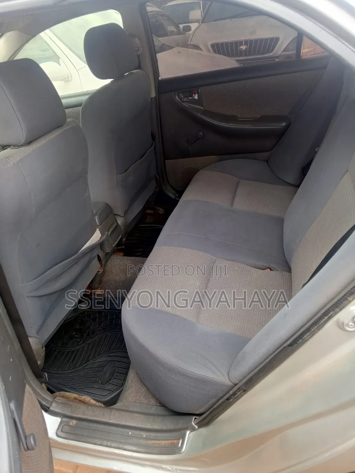 Toyota Corolla 2000 Silver