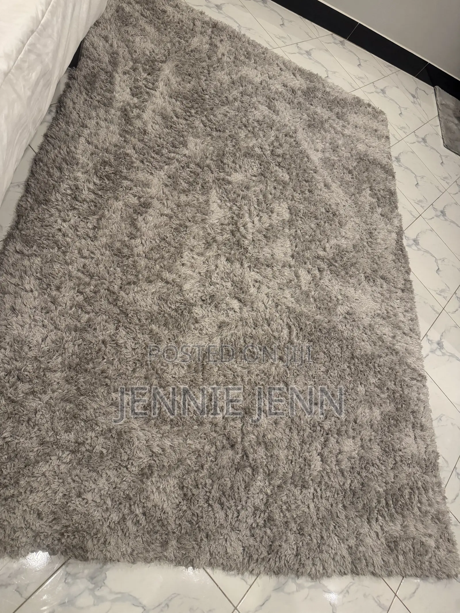 Fluffy Carpet Gray White 1month Used Still New