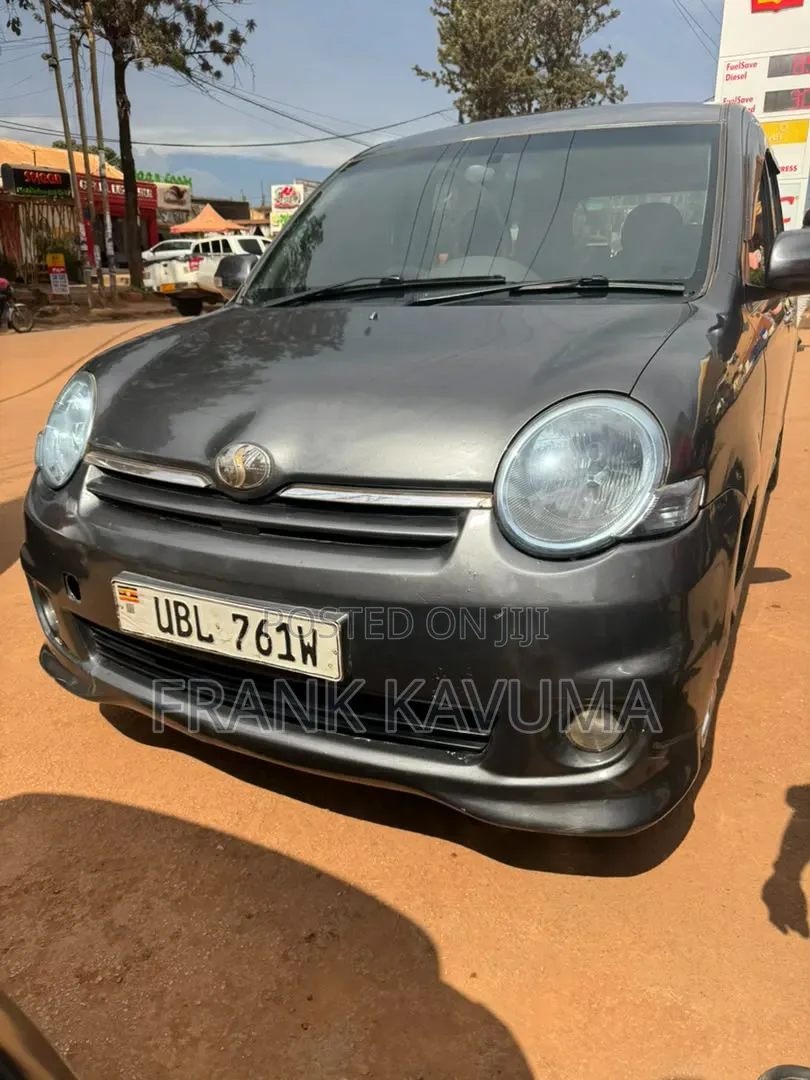 Toyota Sienta 1.5 AWD 2008 Gray
