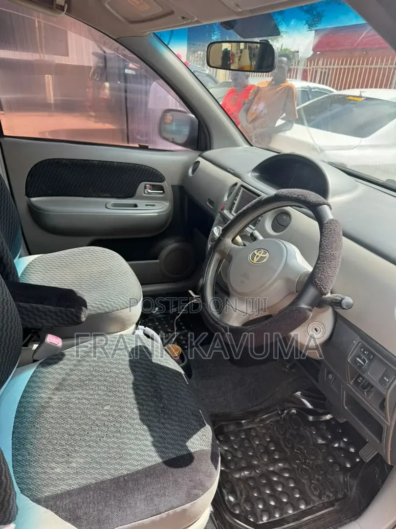 Toyota Sienta 1.5 AWD 2008 Gray