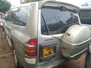 Mitsubishi Pajero 2002 Silver