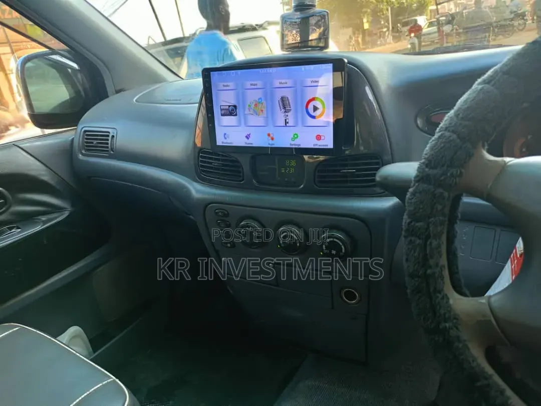 Toyota Noah 2001 Blue
