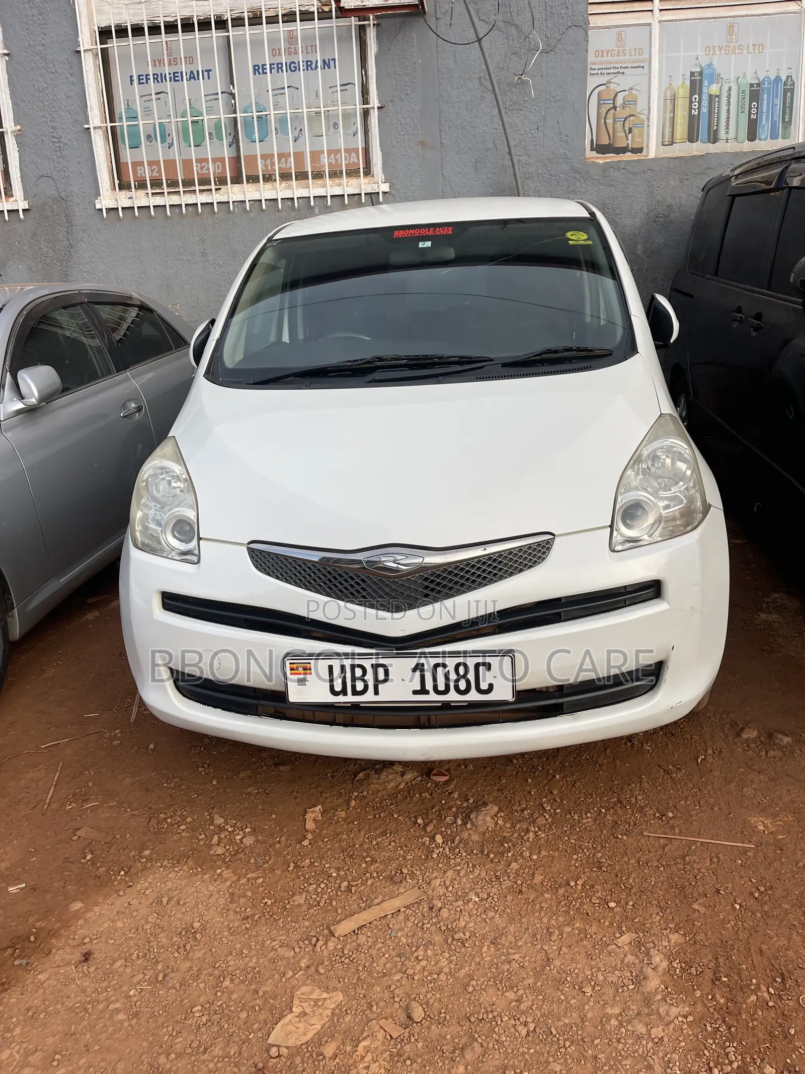 Toyota Ractis 2010 White