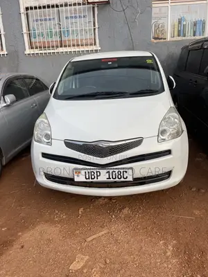 Toyota Ractis 2010 White
