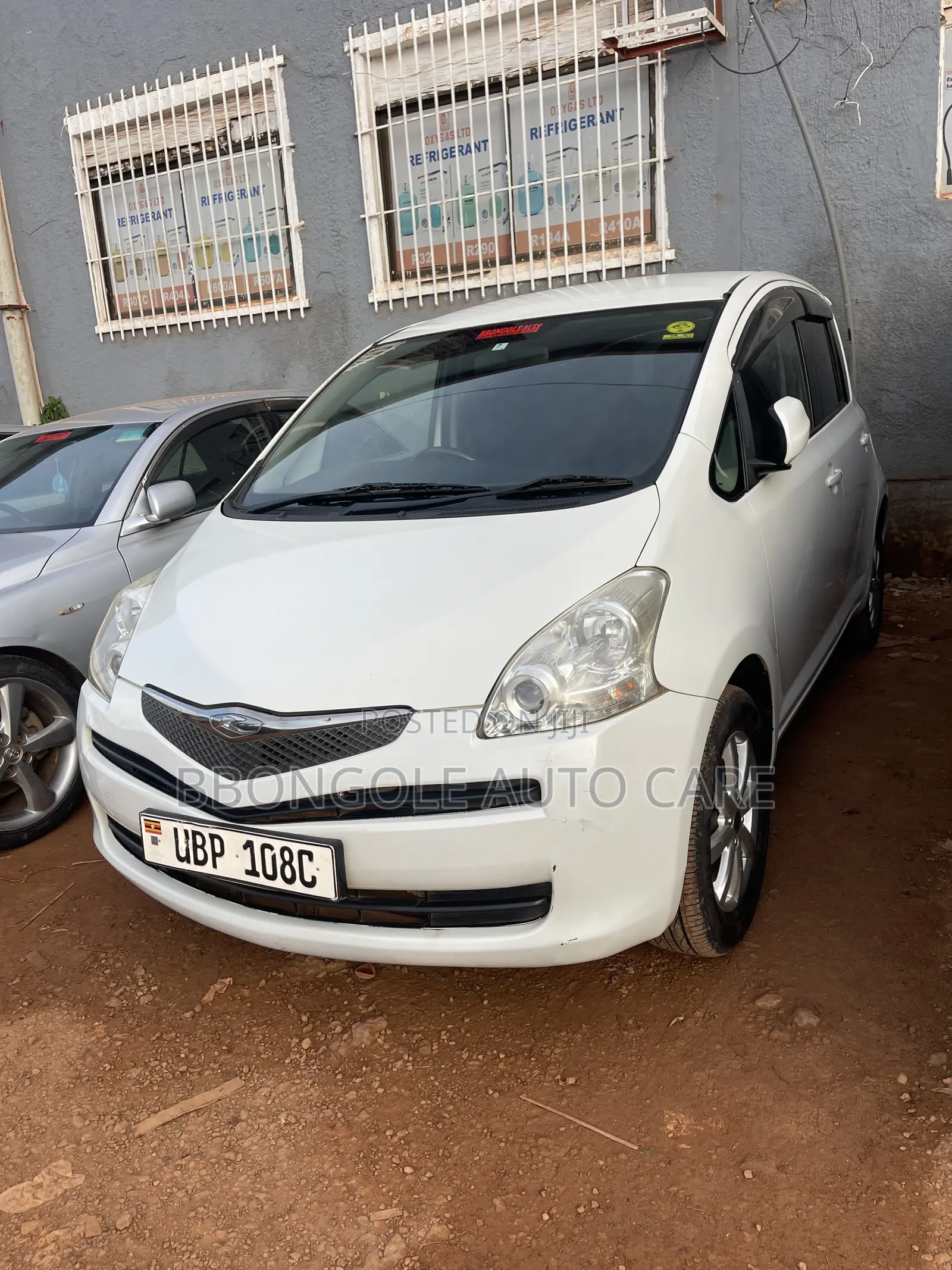 Toyota Ractis 2010 White