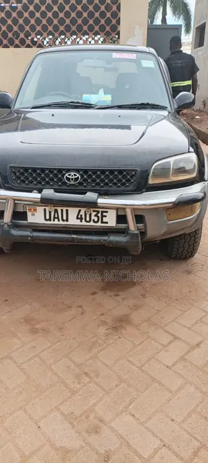 Toyota RAV4 Base 4x4 1999 Gray