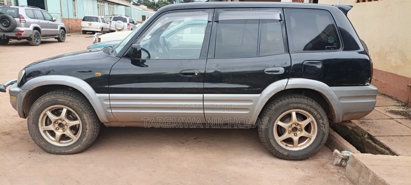 Toyota RAV4 Base 4x4 1999 Gray