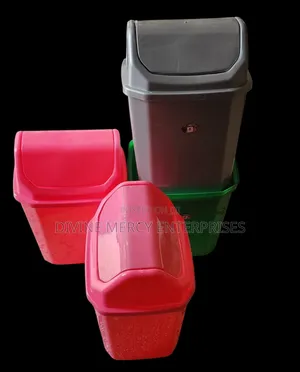Plastic Trash Bin With Swing Cover