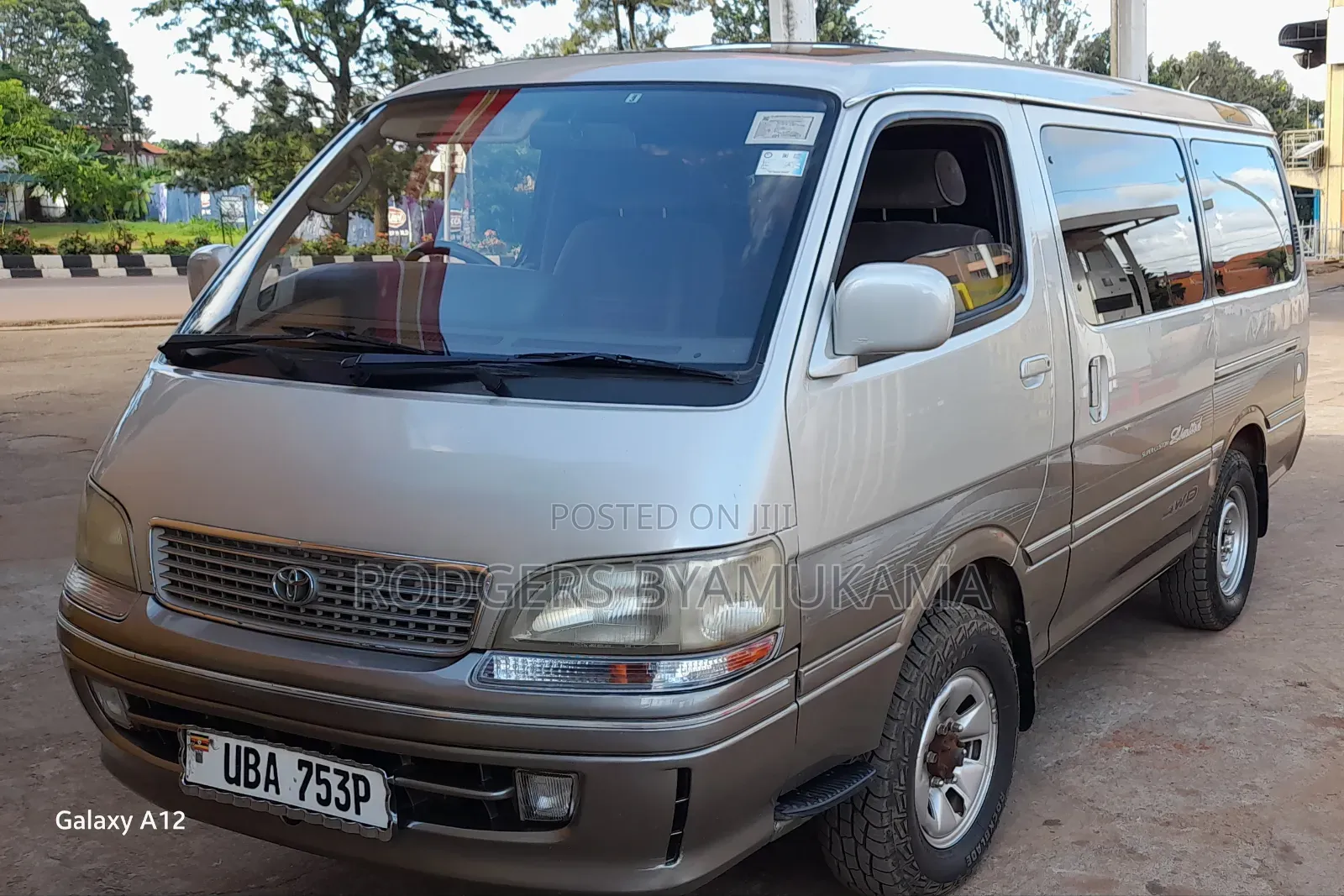 Toyota HiAce 1996 Silver