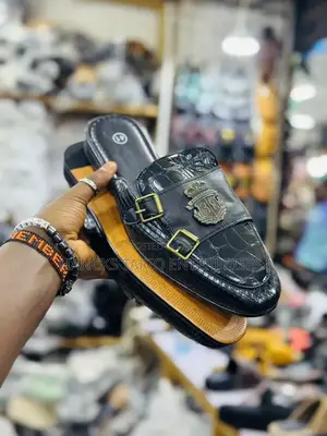 Premium Crocodile-Texture Leather Mules