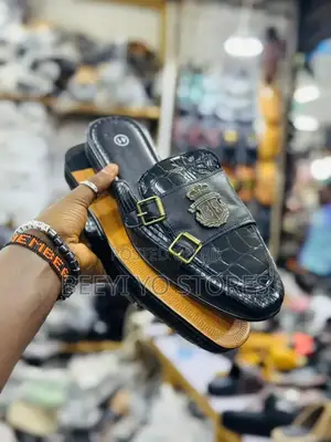 Premium Crocodile-Texture Leather Mules