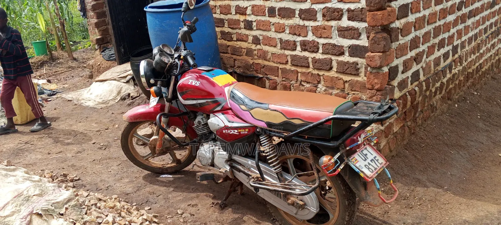 TVS HLX 125 2021 Red
