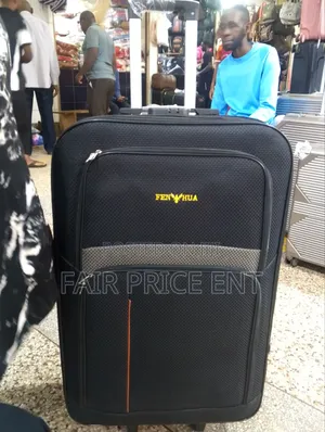 Low Budget Suitcases. Large ( Black)